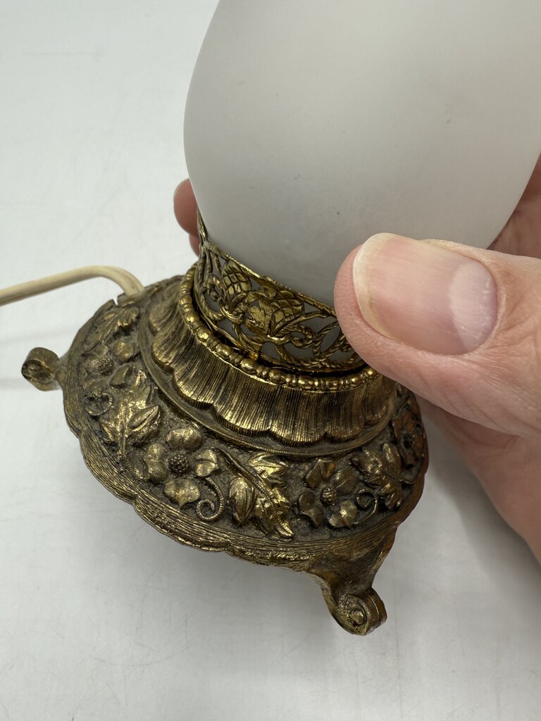 VTG Matson K770 Signed Regency Brass Hurricane Accent Lamp/Light 6” tall /rw
