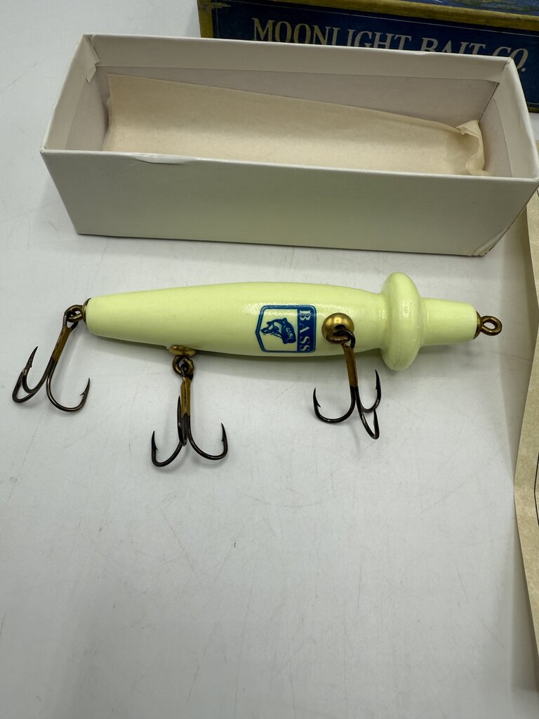 Moonlight Bait Co. 2001 B.A.S.S. Limited Edition #1 Glow in the Dark Lure NIB /roh