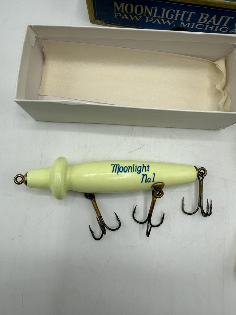 Moonlight Bait Co. 2001 B.A.S.S. Limited Edition #1 Glow in the Dark Lure NIB /roh