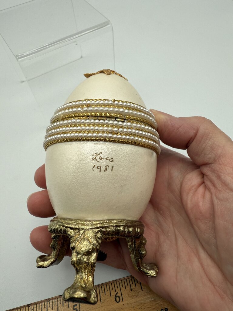 Vintage 2 Nativity Eggs Music Box Silent Night Christmas /ro