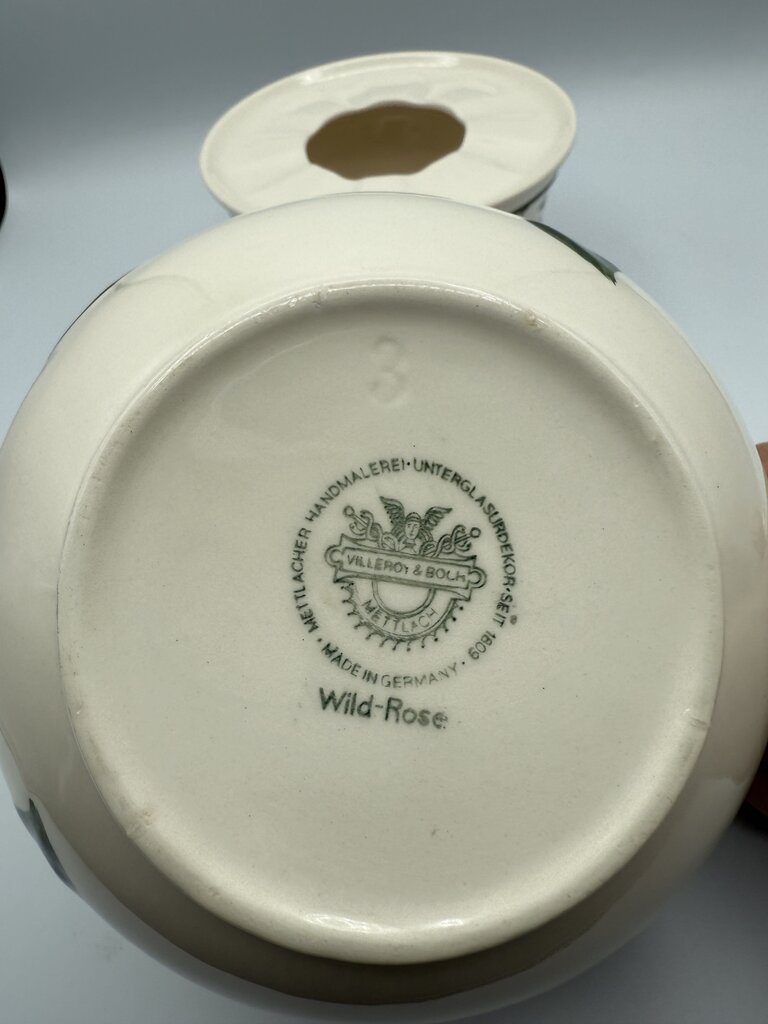 Villeroy & Boch Wild Rose Pattern Tea Pot, Lid & Warmer Stand /roh