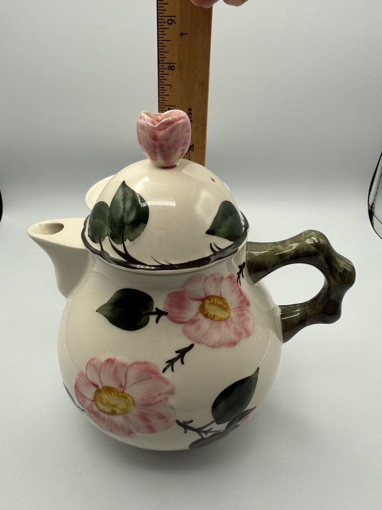Villeroy & Boch Wild Rose Pattern Tea Pot, Lid & Warmer Stand /roh