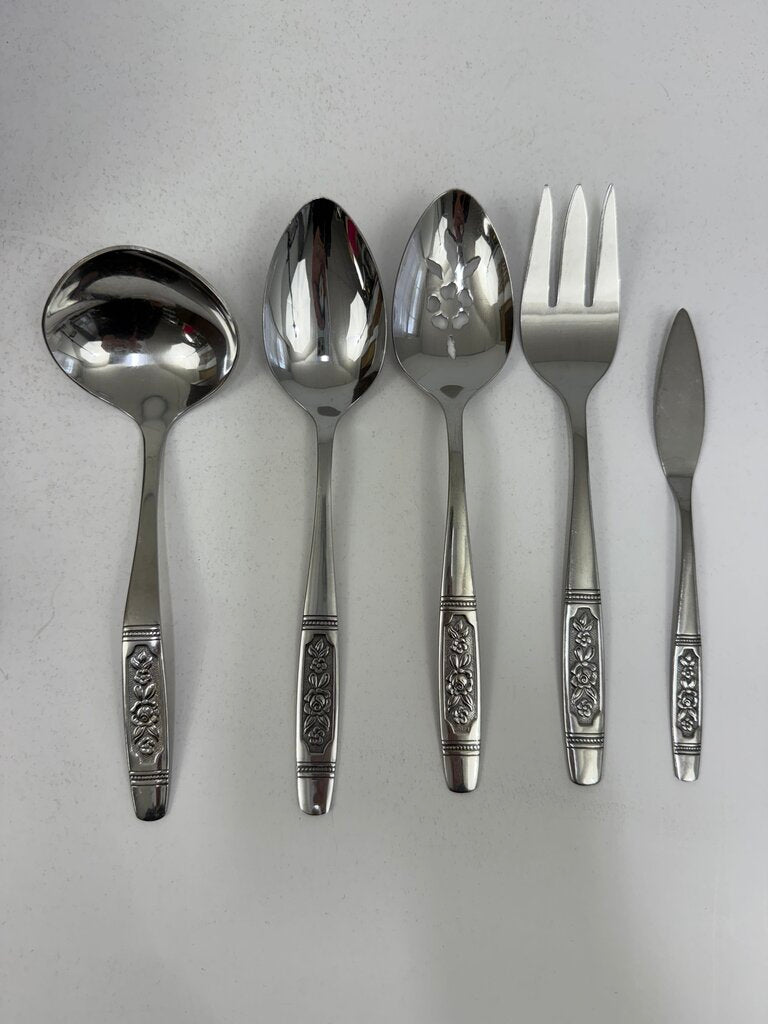 VTG Oneida Community Louisville Pattern Flatware Set of 100 Pieces /ro