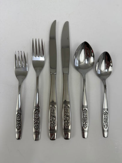 VTG Oneida Community Louisville Pattern Flatware Set of 100 Pieces /ro