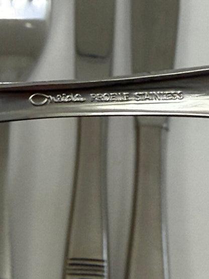 VTG Oneida Community Louisville Pattern Flatware Set of 100 Pieces /ro