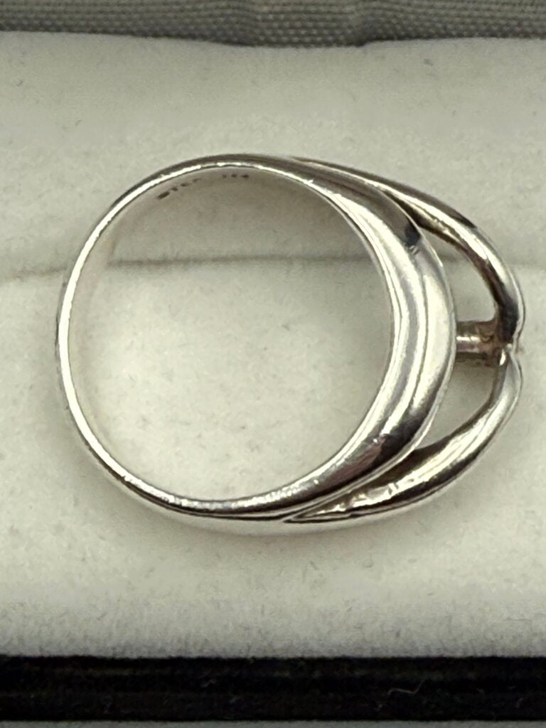 Solid Sterling Silver Ring with Raised V Design Size 9.5 /ro