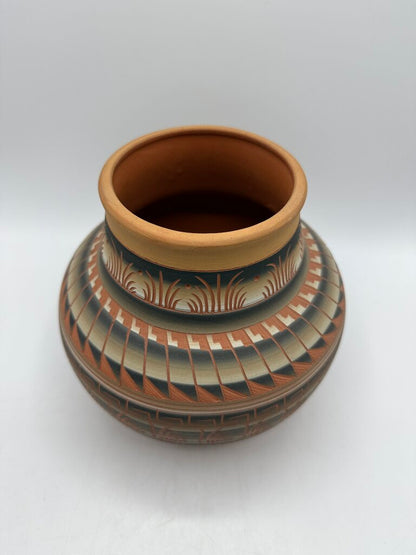 Native American Navajo Etched Clay Pottery 7” EUC /roh