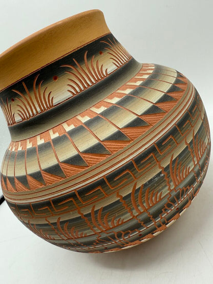 Native American Navajo Etched Clay Pottery 7” EUC /roh