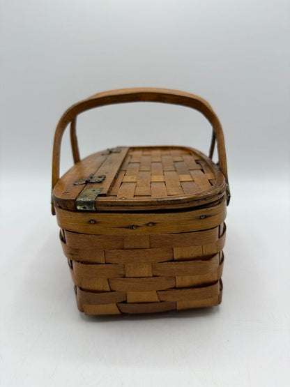 Vintage Woven Wood/Wicker Basket Lid Double Handles Latch /roh