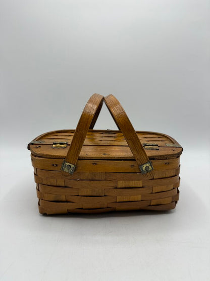 Vintage Woven Wood/Wicker Basket Lid Double Handles Latch /roh