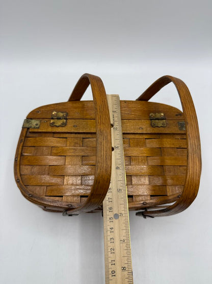 Vintage Woven Wood/Wicker Basket Lid Double Handles Latch /roh