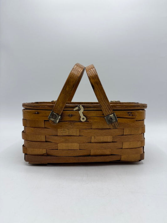 Vintage Woven Wood/Wicker Basket Lid Double Handles Latch /roh