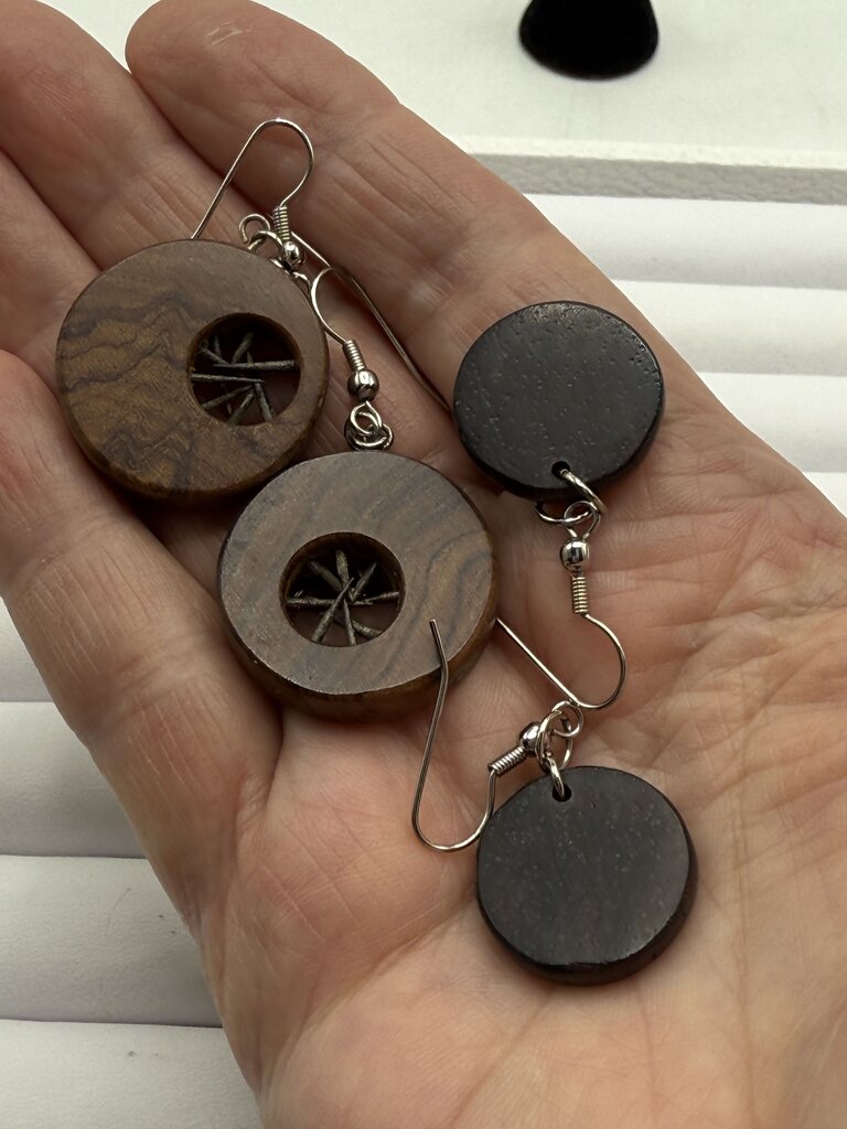 Vintage lot of 4 Pairs of Unique Wood Dangle Pierced Earrings /ro
