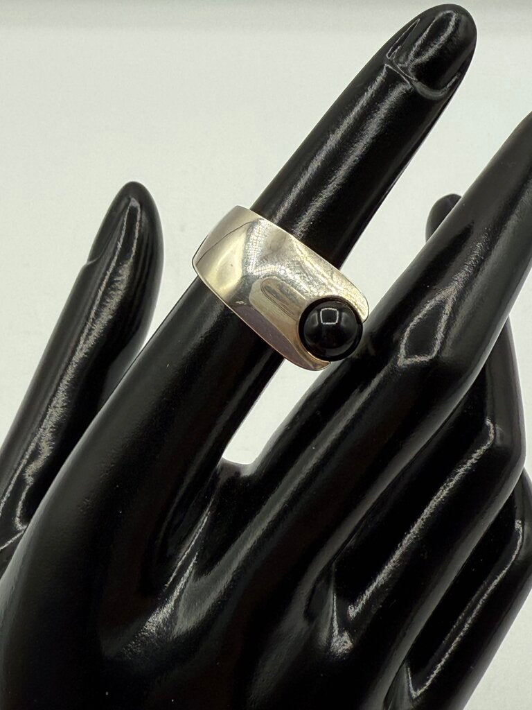 Asymmetrical Sterling Silver Black Onyx Ball Ring Size 6 /ro