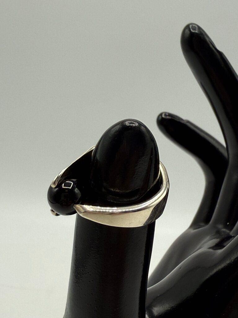 Asymmetrical Sterling Silver Black Onyx Ball Ring Size 6 /ro