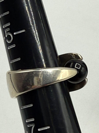 Asymmetrical Sterling Silver Black Onyx Ball Ring Size 6 /ro