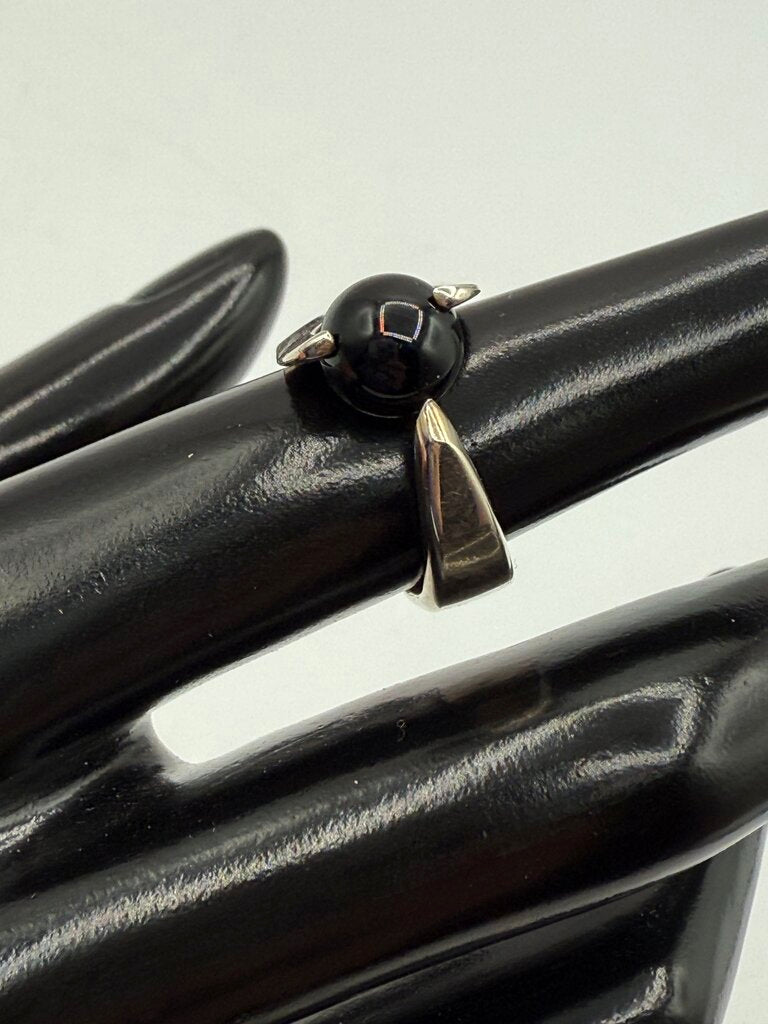 Asymmetrical Sterling Silver Black Onyx Ball Ring Size 6 /ro