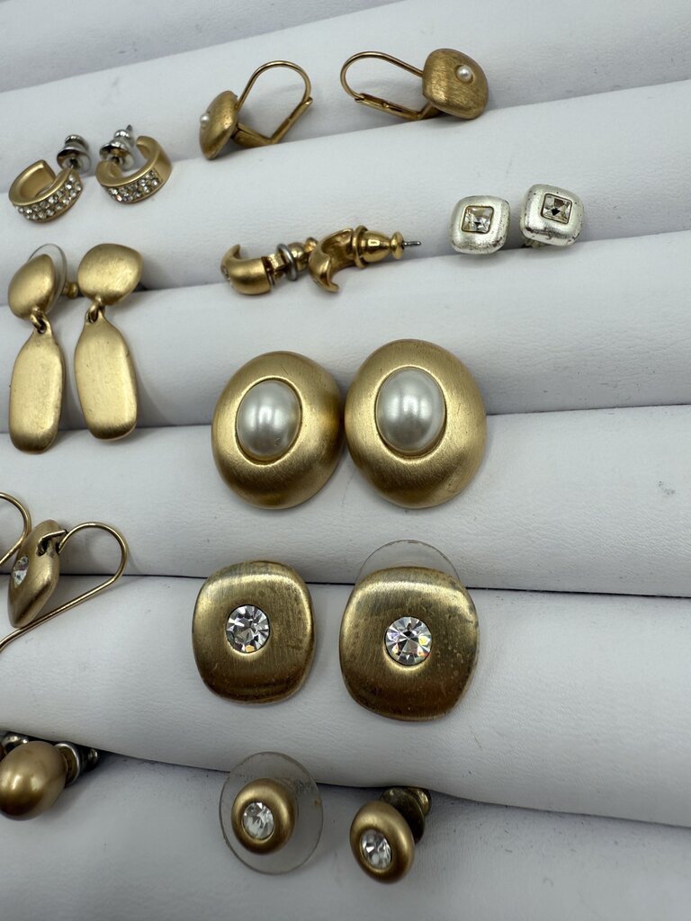 VTG Roberta Chairella Lot of 10 Pierced Earrings Gold/Silver Tone /ro