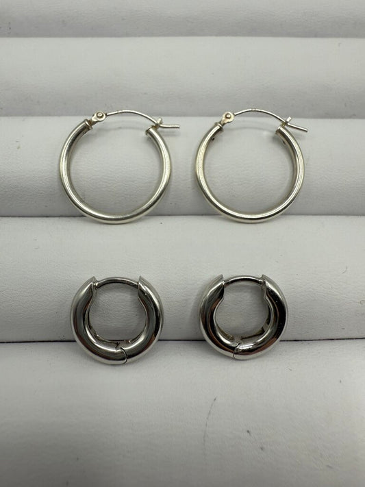 2 Pairs of Sterling Silver Hoop Pierced Earrings 4.95 Grams /ro