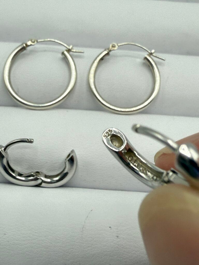 2 Pairs of Sterling Silver Hoop Pierced Earrings 4.95 Grams /ro