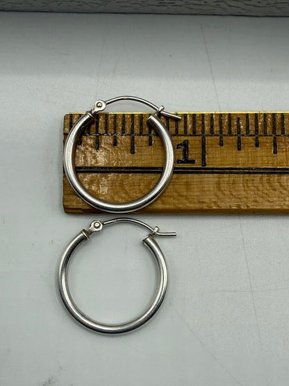 2 Pairs of Sterling Silver Hoop Pierced Earrings 4.95 Grams /ro