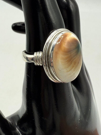 Sterling Silver Ring w/Brown/White Shell Size 9 /ro
