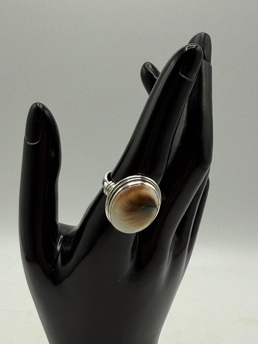 Sterling Silver Ring w/Brown/White Shell Size 9 /ro