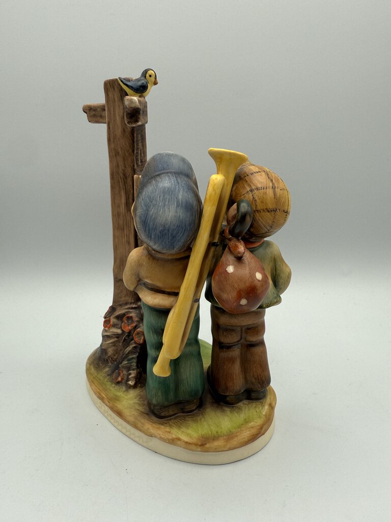 Goebel MJ Hummel “Crossroads” #331 Figurine TMK -6 /roh