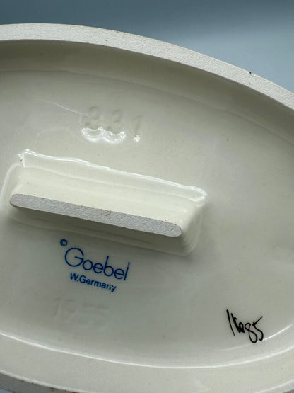 Goebel MJ Hummel “Crossroads” #331 Figurine TMK -6 /roh