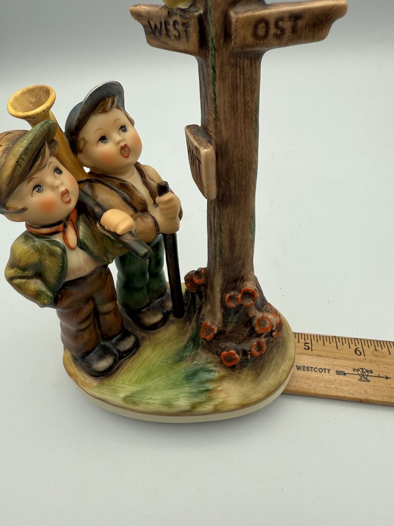 Goebel MJ Hummel “Crossroads” #331 Figurine TMK -6 /roh