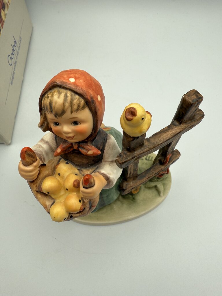 VTG J.M.Hummel “Chicken Licken” Figurine Germany /roh