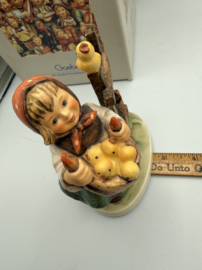 VTG J.M.Hummel “Chicken Licken” Figurine Germany /roh