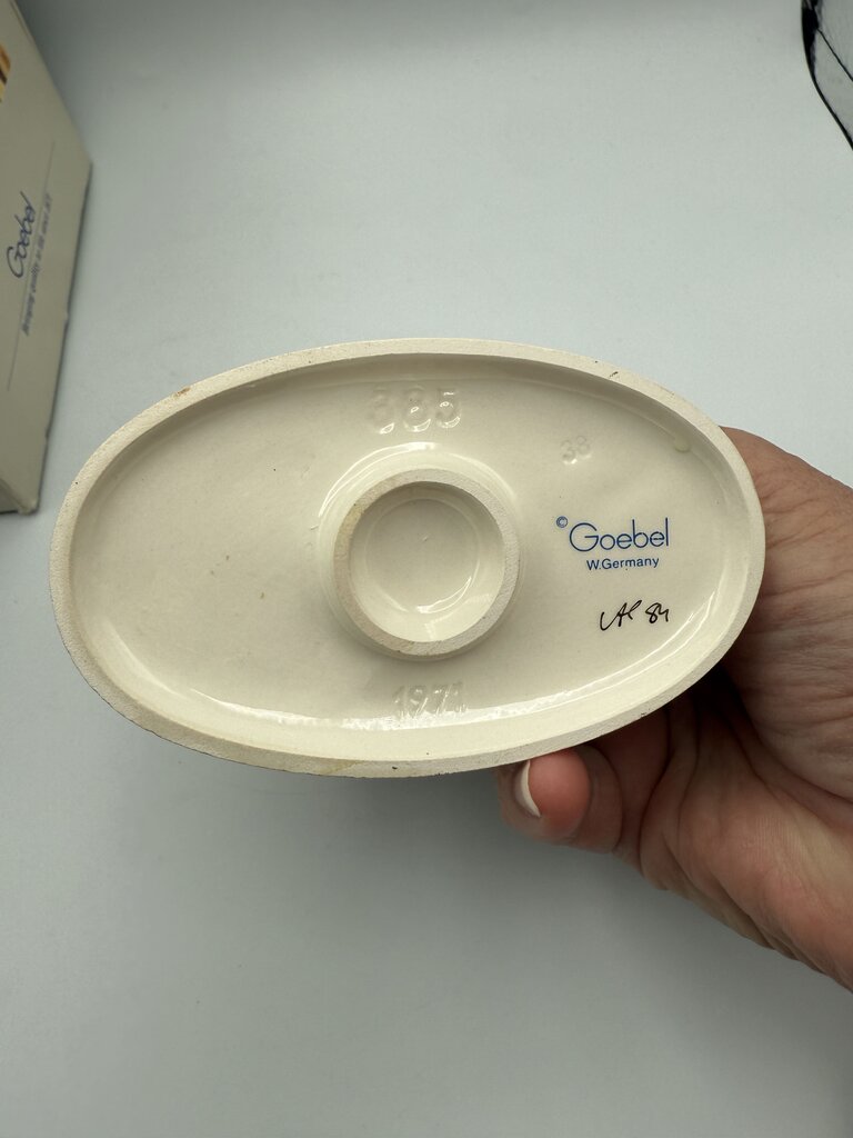 VTG J.M.Hummel “Chicken Licken” Figurine Germany /roh