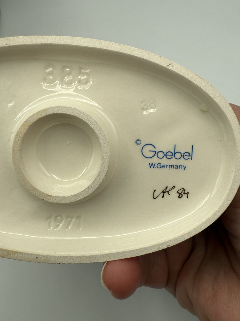 VTG J.M.Hummel “Chicken Licken” Figurine Germany /roh