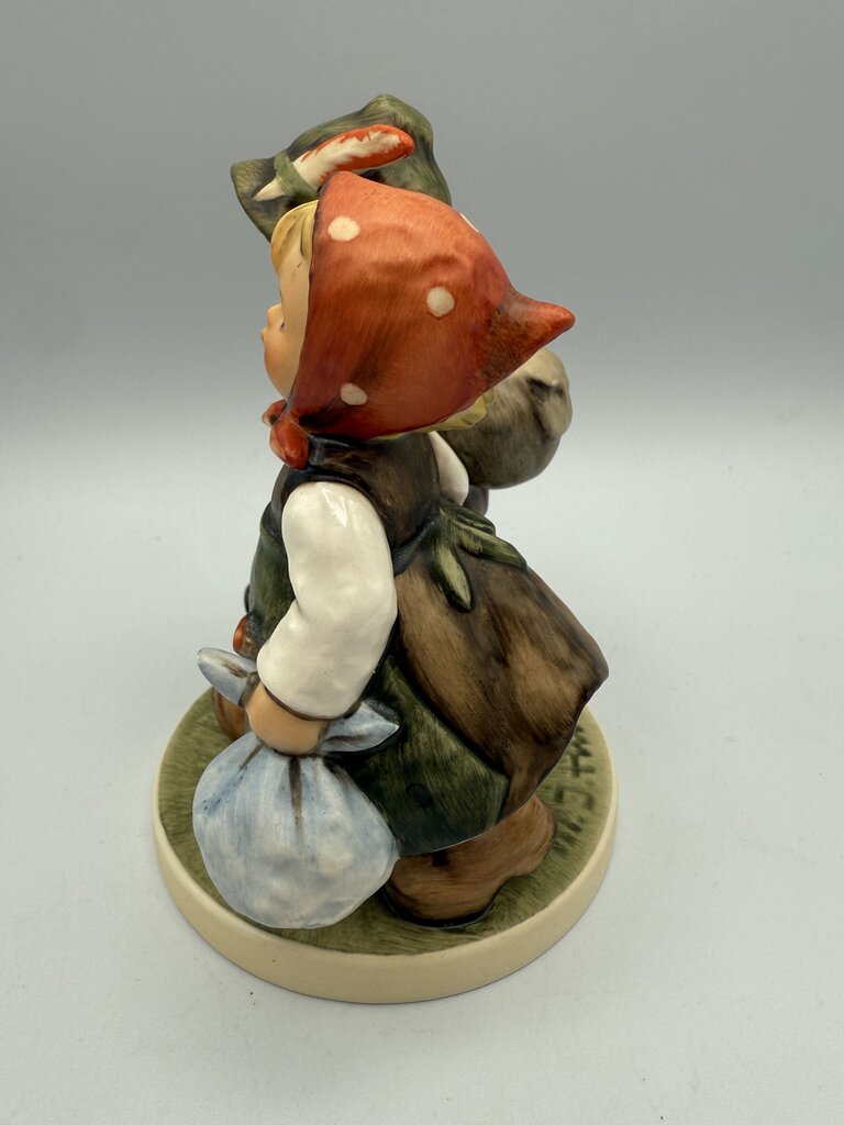 VTG M.J. Hummel “Going Home” Figurine w/Box 383 /roh