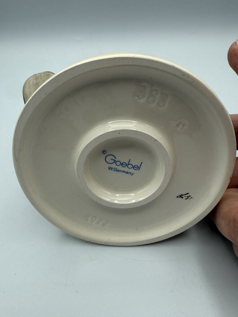 VTG M.J. Hummel “Going Home” Figurine w/Box 383 /roh