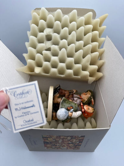 VTG M.J. Hummel “Going Home” Figurine w/Box 383 /roh