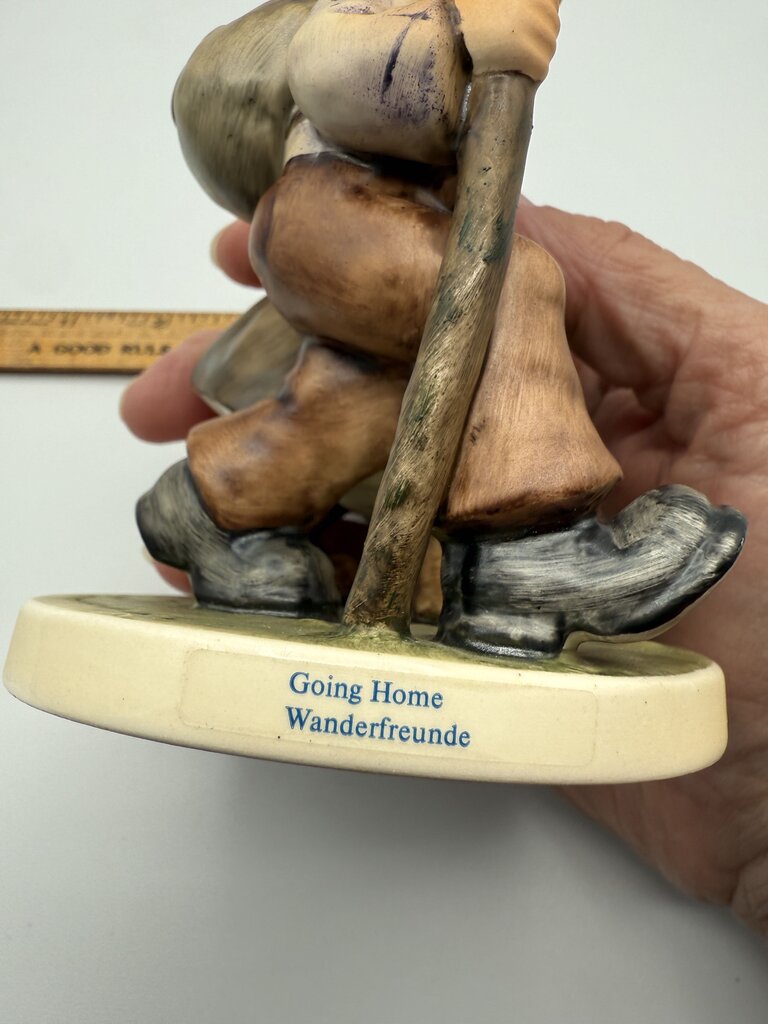 VTG M.J. Hummel “Going Home” Figurine w/Box 383 /roh
