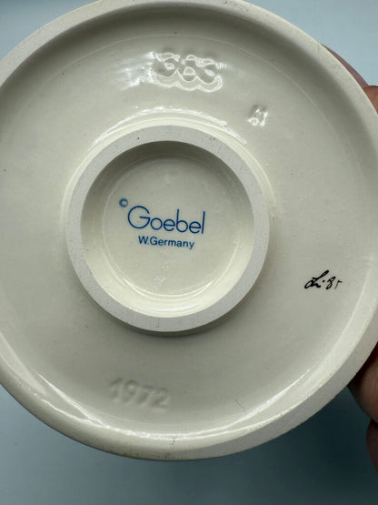 VTG M.J. Hummel “Going Home” Figurine w/Box 383 /roh