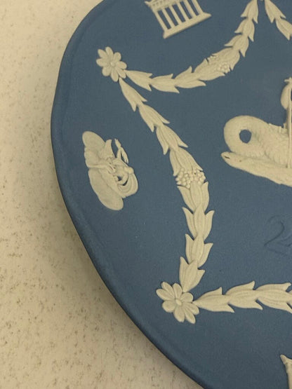 Wedgwood Jasperware Cream Color on Light Blue Poseidon 7” plate 2004 /roh