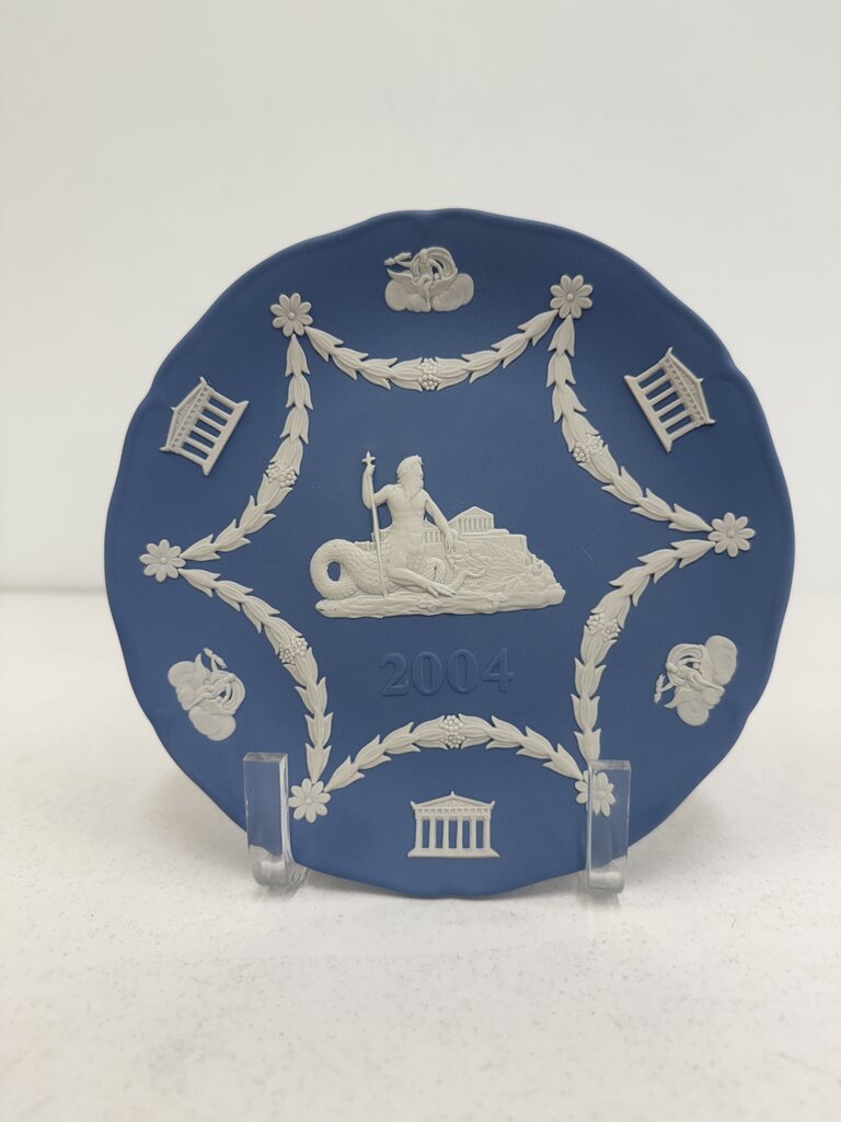 Wedgwood Jasperware Cream Color on Light Blue Poseidon 7” plate 2004 /roh