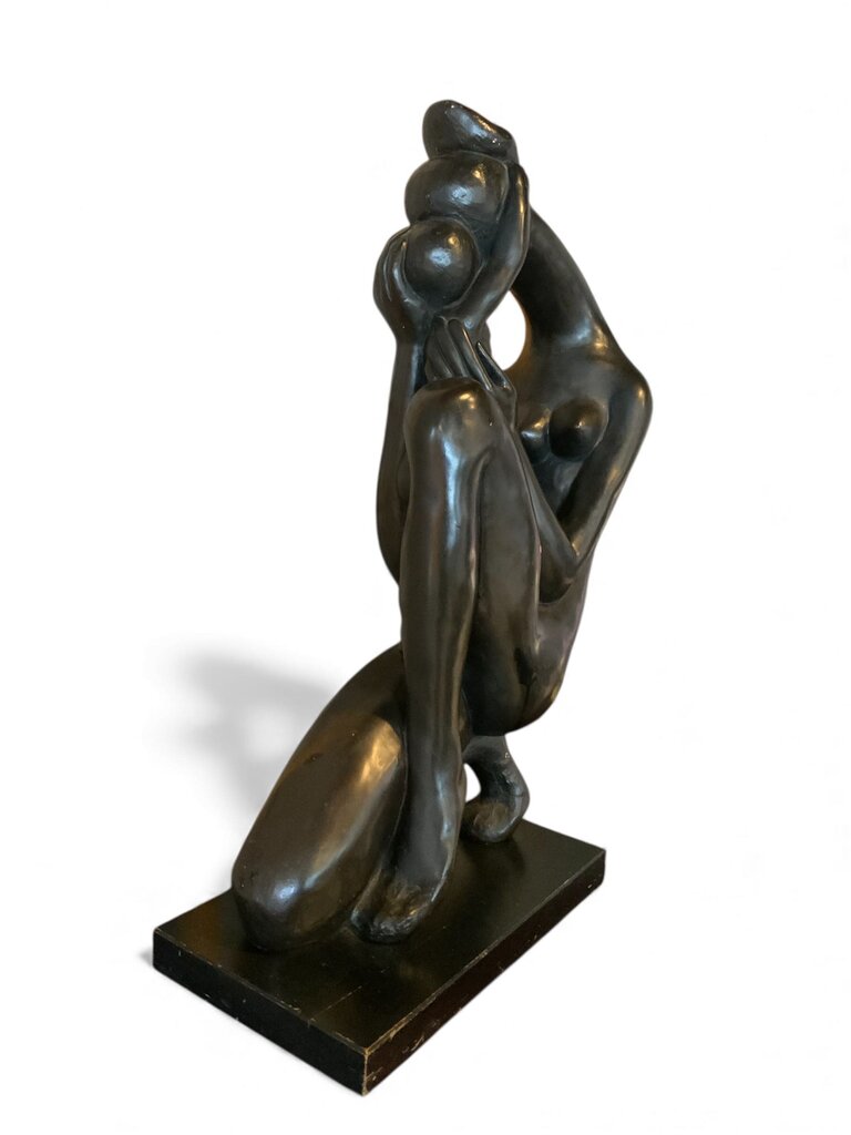 "First Kiss" Sculpture By Manuel Carbonell