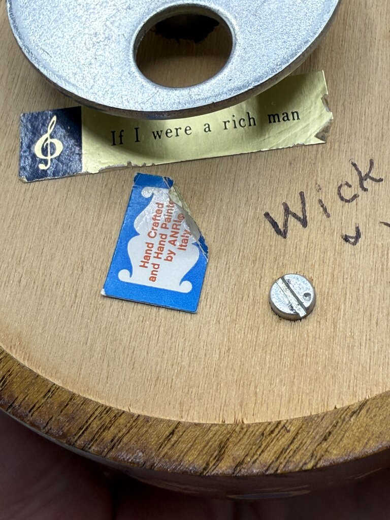 VTG Italian ANRI Music Box Boy Playing Cello If I were a Rich Man /ro