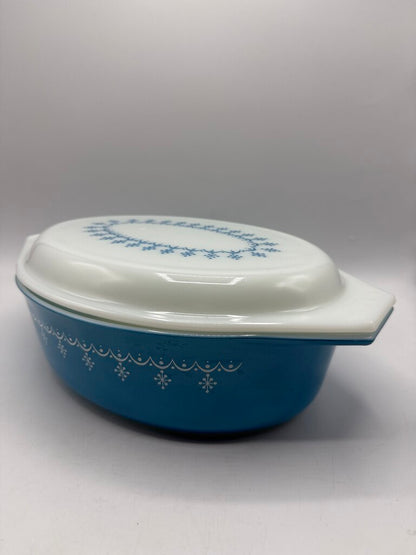 VTG Pyrex Blue Snowflake Garland Casserole 2.5 Qt. /rw