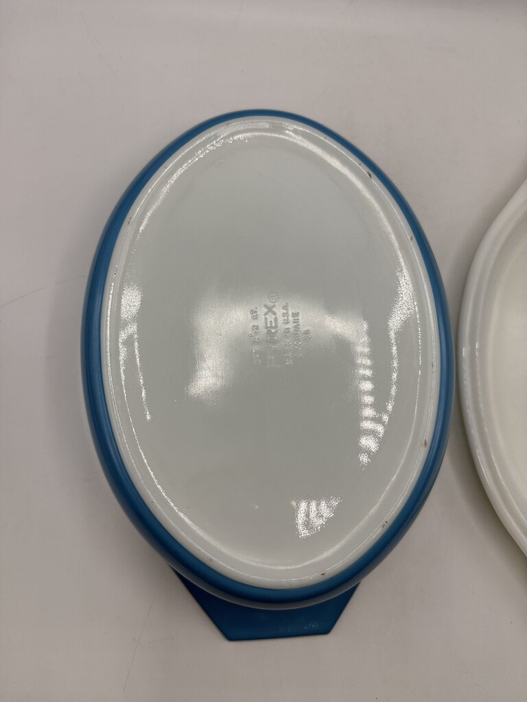 VTG Pyrex Blue Snowflake Garland Casserole 2.5 Qt. /rw