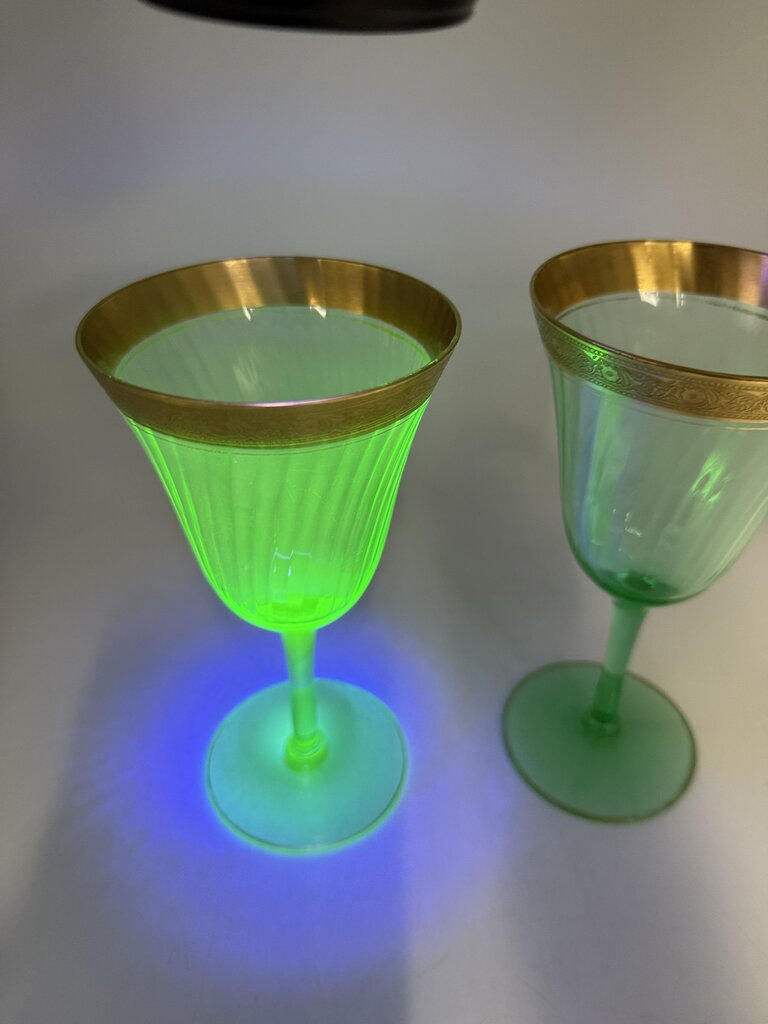 VTG Set of 2 Tiffen Green Uranium Glass Wine/Water Glass Gold Encrusted /rw