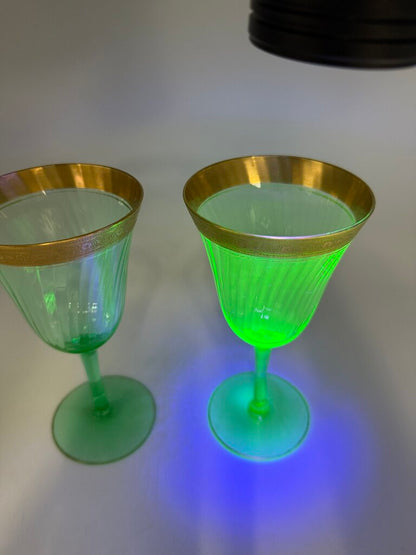 VTG Set of 2 Tiffen Green Uranium Glass Wine/Water Glass Gold Encrusted /rw