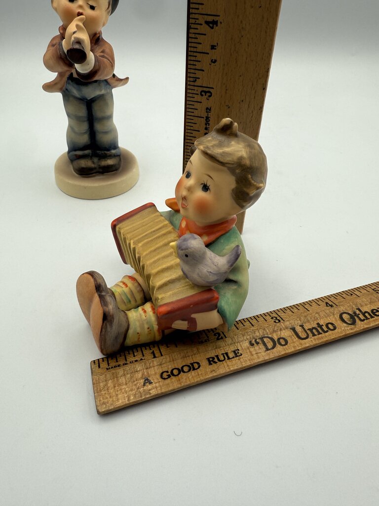 VTG Hummel Figurines “Let’s Sing” & “Serenade” V stamp /roh