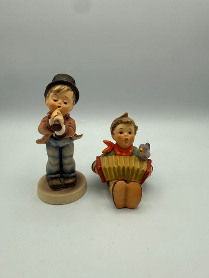 VTG Hummel Figurines “Let’s Sing” & “Serenade” V stamp /roh