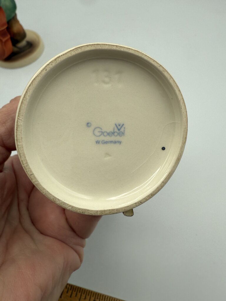 VTG M.J.Hummels “Sweet Music” & Street Singer” Figurines /roh